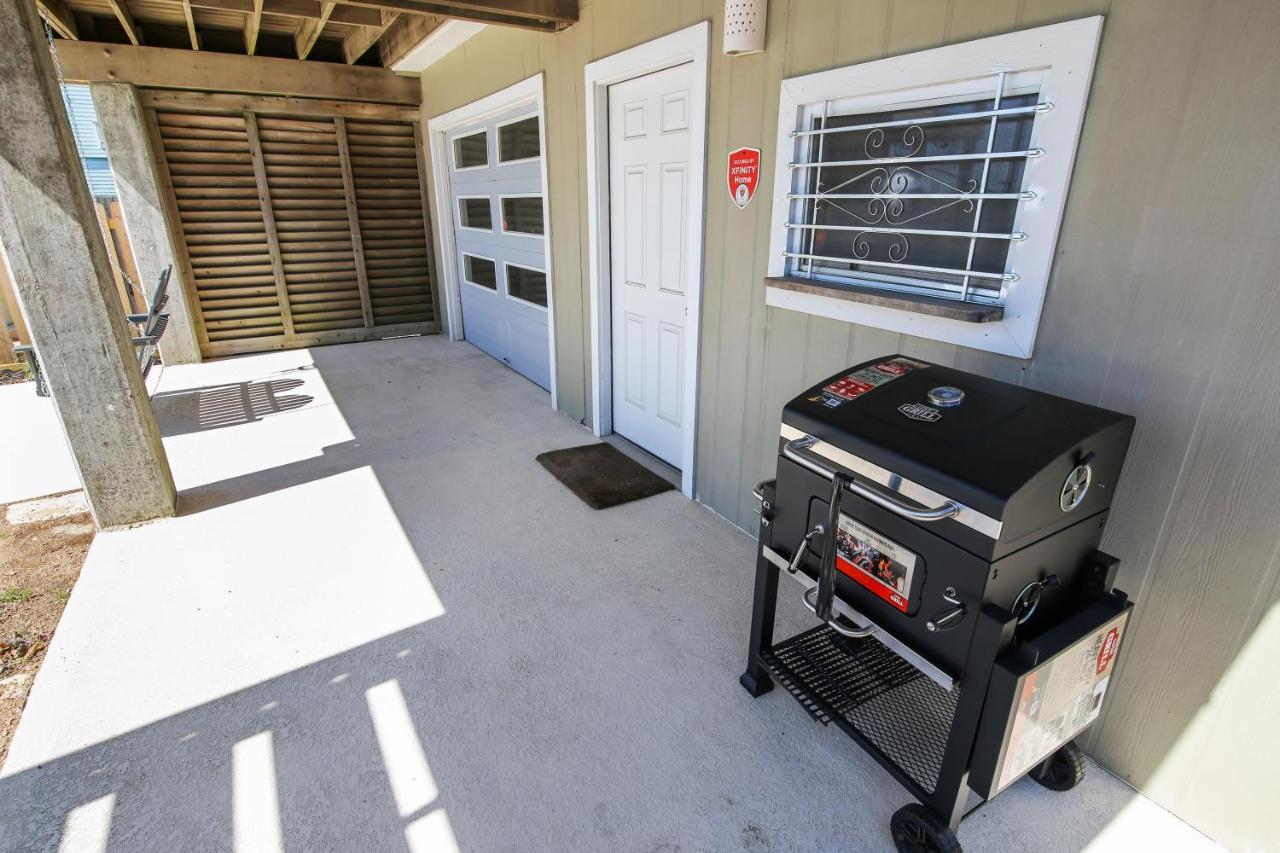 Pool Days And Dock Nights Villa Galveston Exteriör bild