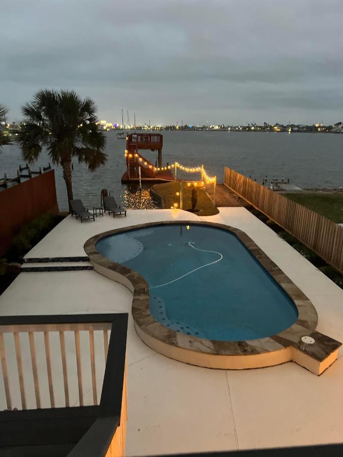Pool Days And Dock Nights Villa Galveston Exteriör bild