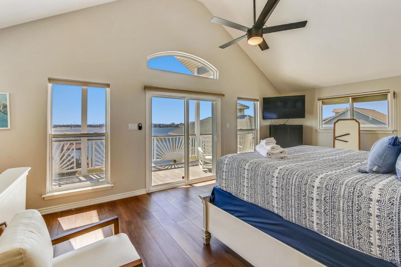 Pool Days And Dock Nights Villa Galveston Exteriör bild